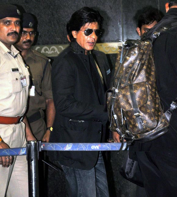 Shahrukh & other stars leave for TOIFA