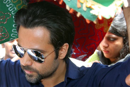 Emraan Hashmi visits Haji Ali Dargah
