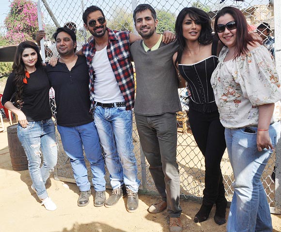 John Abraham & Chitrangada Singh shooting song for I ME AUR MAIN