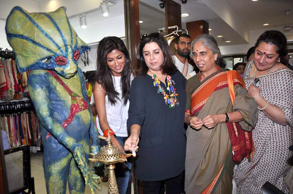 Promotion of JOKER by Farah & Chitrangada Singh with Aliens