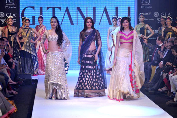 Bipasha Basu & Neha Dhupia at IIJW 