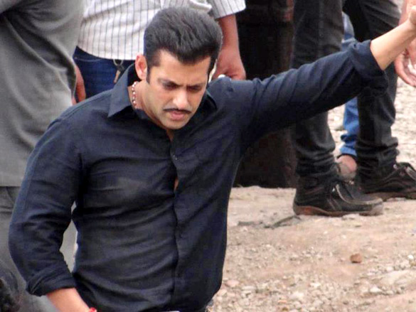 Salman Khan on sets of DABANGG 2