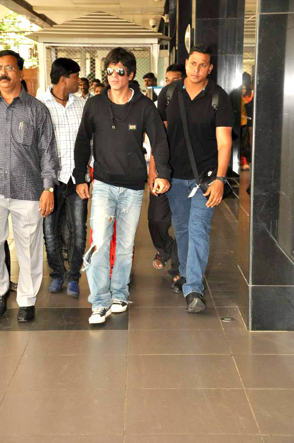 Shahrukh Khan snapped at airport