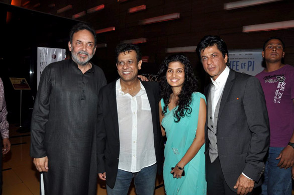 Shaharukh & Amitabh attend premier of CHITTAGONG