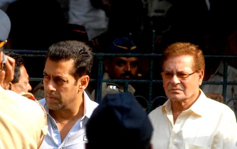 Bollywood celebs visit Balasaheb 
