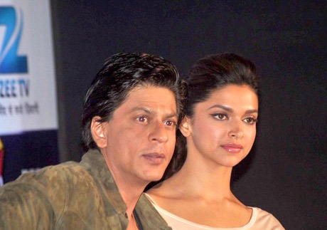Shahrukh Khan & Deepika Padukone at Zee Cine awards press conference