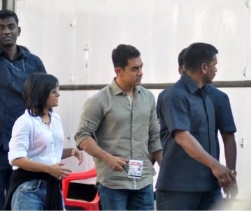 Aamir Khan shooting Ad in Bandra