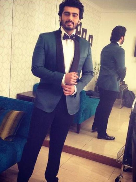Arjun Kapoor looking handsome at Filmfare Awards 2015