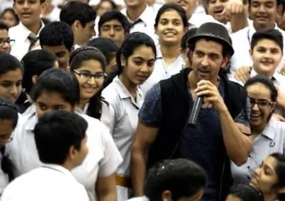 Hrithik Roshan discusses about bullying with students