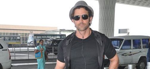 Hrithik Roshan and Esha Gupta spotted at Mumbai airport