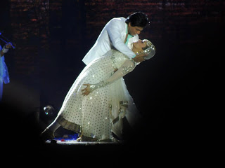 Shahrukh Khan performing in Muscat