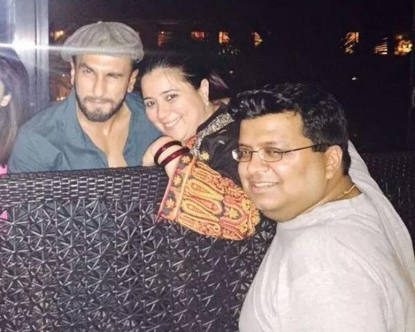 Ranveer Singh enjoys a party with friends