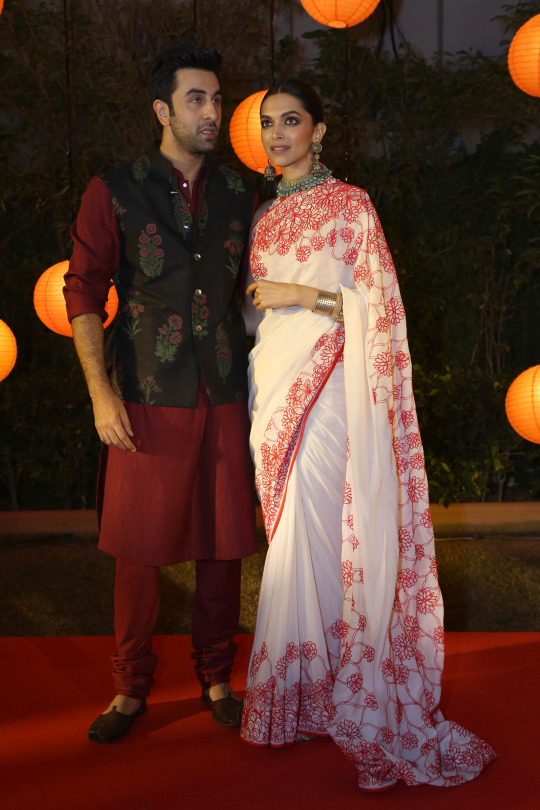 Ranbir Kapoor and Deepika Promote Tamasha In Delhi On Diwali