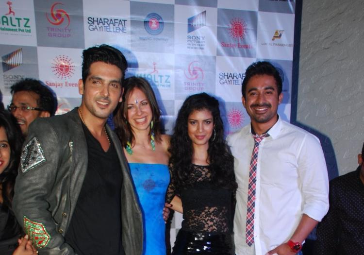 Zayed Khan, Rannvijay, Tena and Talia promote their film Sharafat Gayi Tel Lene