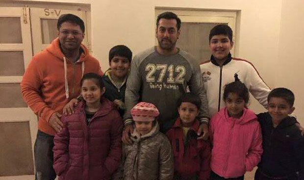 Salman Khan arranges a medical camp in Mandawa