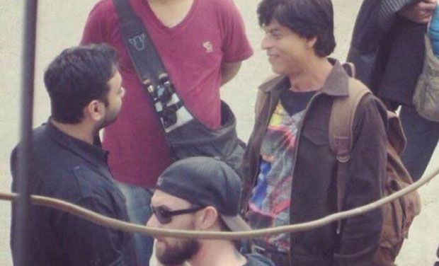 Shahrukh Khan spotted shooting for 'Fan' in Delhi