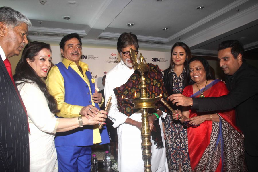 Amitabh Bachchan, Sonakshi Sinha and others at the launch of Shatrughan Sinha's biography