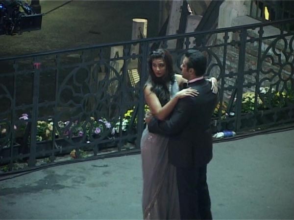 Salman Khan and Daisy Shah on the sets of Jai Ho