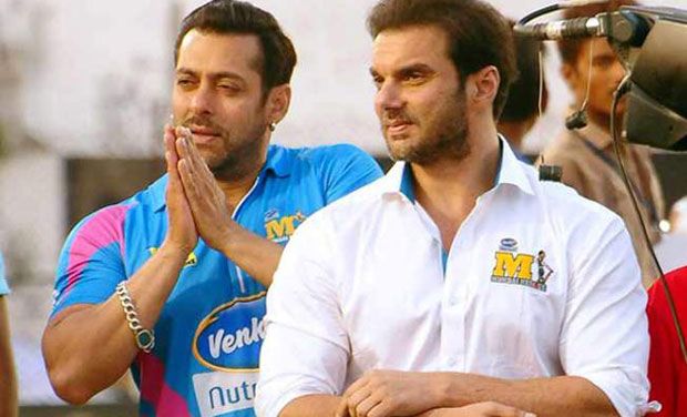 Salman Khan attends CCL match in Ahmedabad