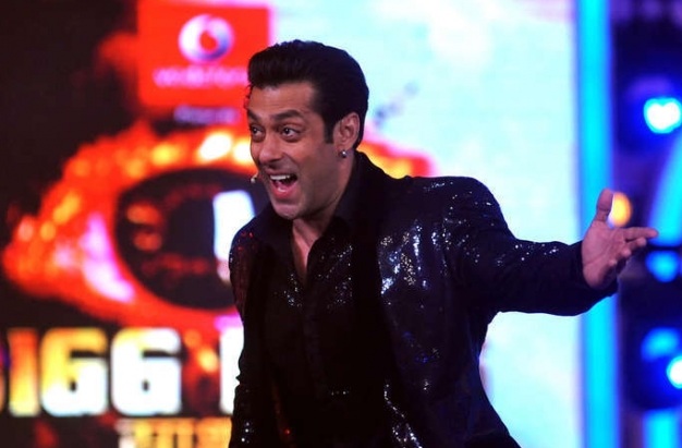 Salman Khan performs at Bigg Boss 7 Finale