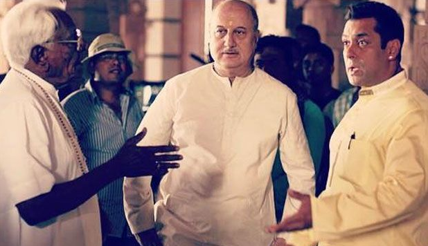 Salman Khan and Anupam Kher snapped on the sets of 'Prem Ratan Dhan Payo'