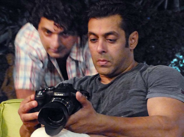 Salman Khan on sets of MENTAL in Goa