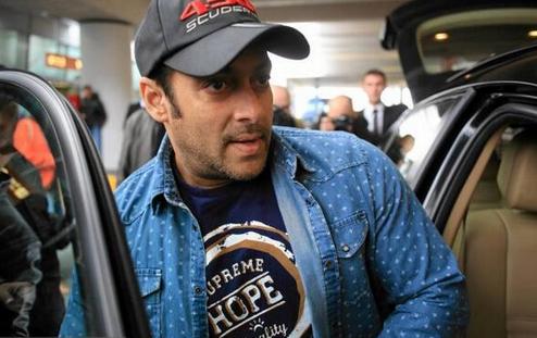 Salman Khan lands in Poland to shoot Kick