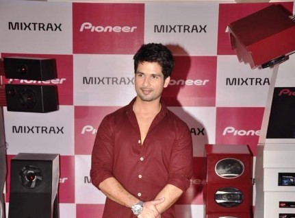 Shahid Kapoor launches Pioneer Mixtrack System