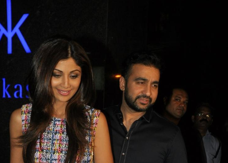 Shilpa Shetty spotted with her husband Raj Kundra at a restaurant