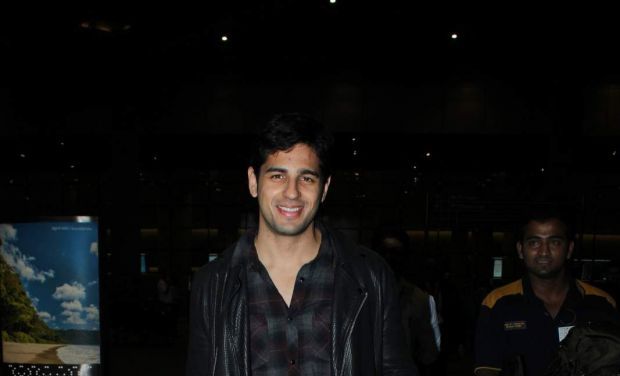 Sidharth Malhotra snapped at airport