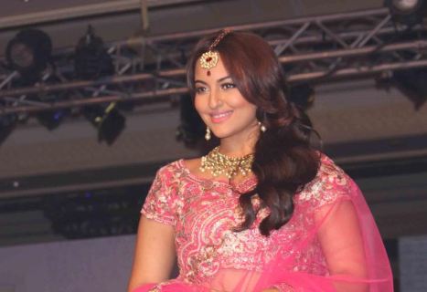 Stunning Sonakshi Sinha walks the ramp at BWM India Bridal Fashion Week