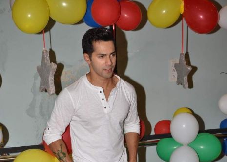 Varun Dhawan and others promote 'ABCD 2' at a dance school