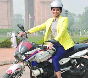 Sonam Kapoor promotes Delhi Traffic Police