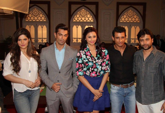 Zarine, Karan Singh Grover, Daisy and Sharman on the sets of 'Hate Story 3'