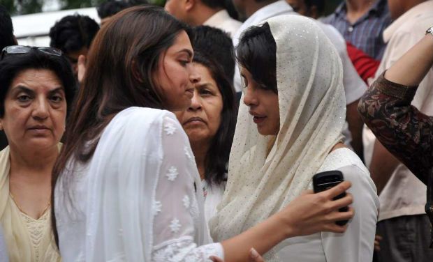 Bollywood attends last rites of Father of Priyanka Chopra