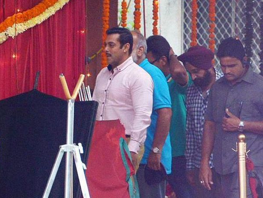 Salman Khan spotted in his moustache look on the sets of 'Prem Ratan Dhan Payo'