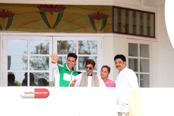 Akshay Kumar with Rajesh Khanna 1