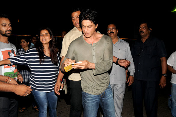 Shahrukh Khan snapped at Nokia ad shoot