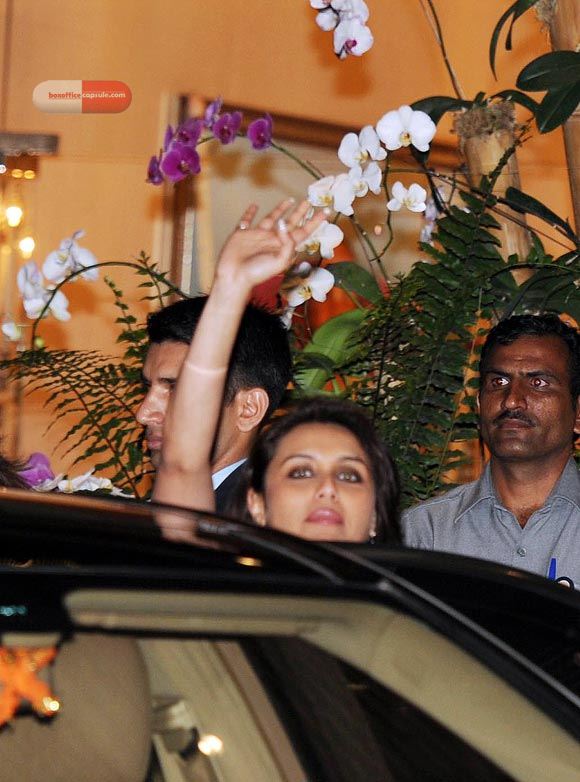 Rani Mukherjee waving to fans and media