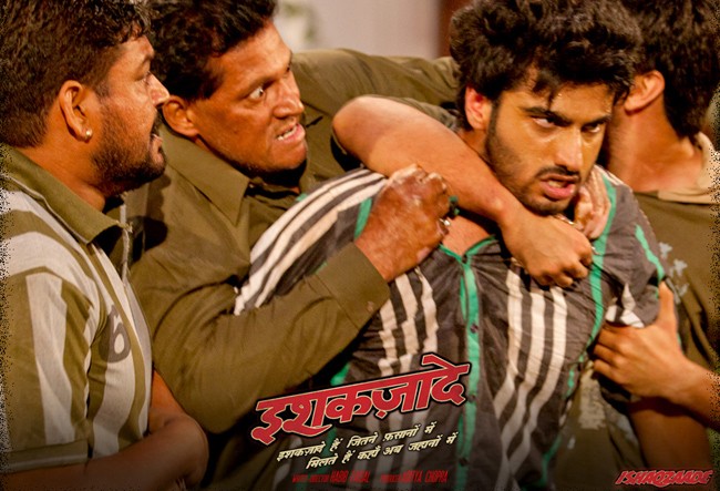 Arjun Kapoor & Parineeti Chopra in Ishaqzaade 45