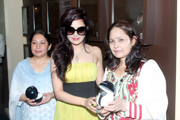 Uvika Chaudhry launches d damas Store 6
