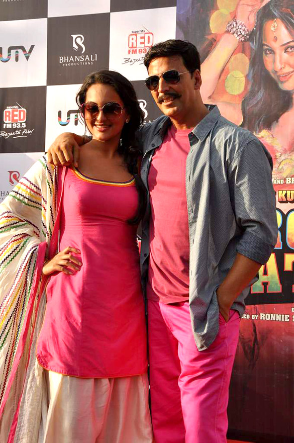 Akshay Kumar, Sonakshi Sinha & Prabhu Deva at rickshaw race 2