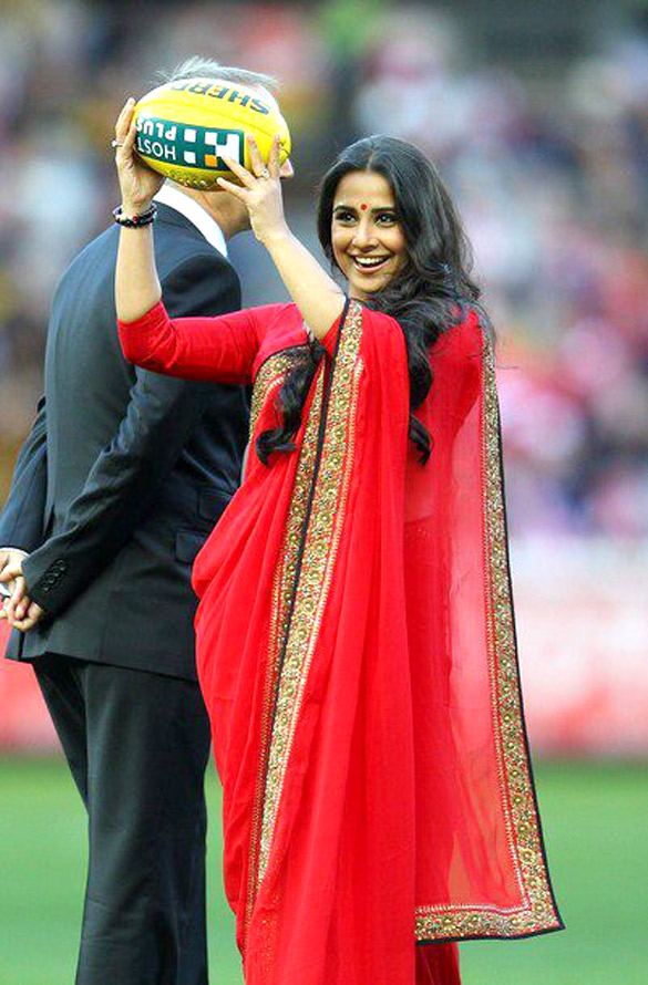 Vidya Balan at Melbourne cricket ground 2
