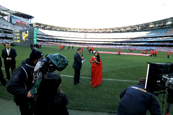 Vidya Balan at Melbourne cricket ground 7