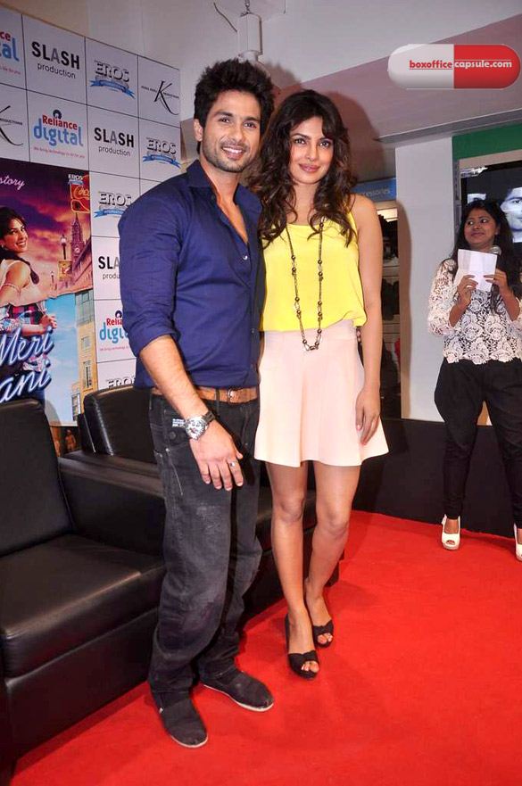 Shahid Kapoor & Priyanka Chopra promote TERI MERI KAHAANI at Reliance Digital 1