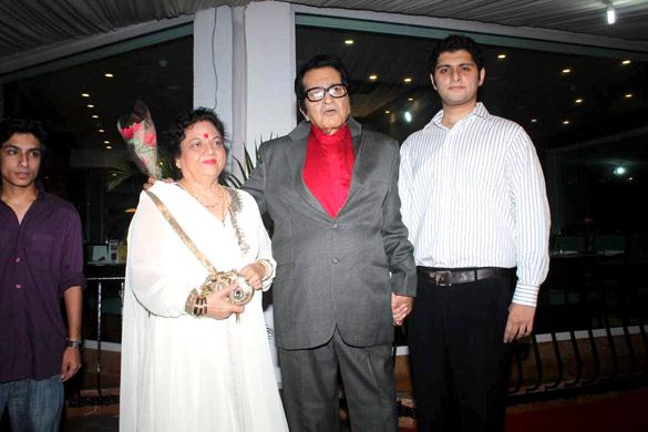 Manoj Kapoor with his family at Success bash of FERRARI KI SAWAARI 