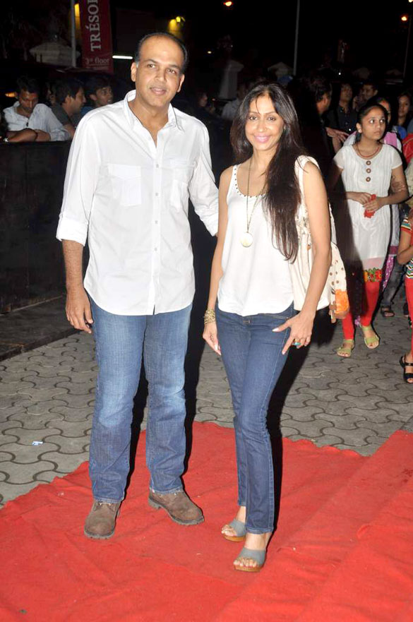 Ashutosh Gowatrikar & his wife at Special Screening of BOL BACHCHAN 