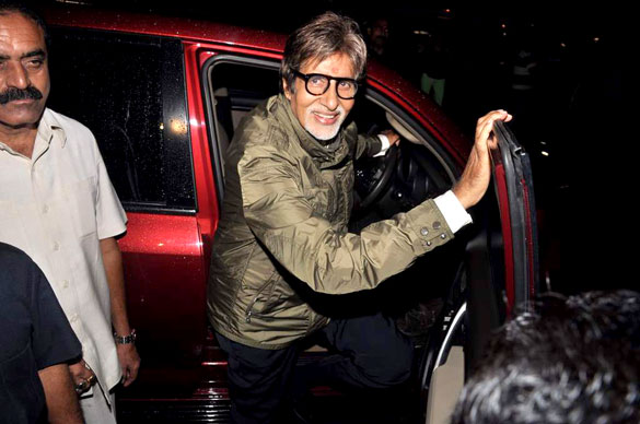 Amitabh Bachchan arrives at Special Screening of BOL BACHCHAN 1