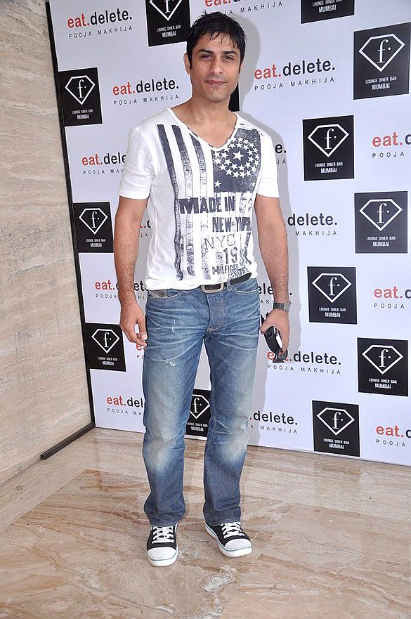 Neil & Deepika at launch of Pooja Makhija lounge at F bar