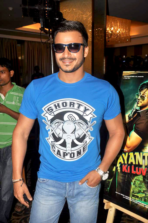Vivek Oberoi & Neha Sharma at promo launch of JAYANTHABHAI KI LUV STORY 3